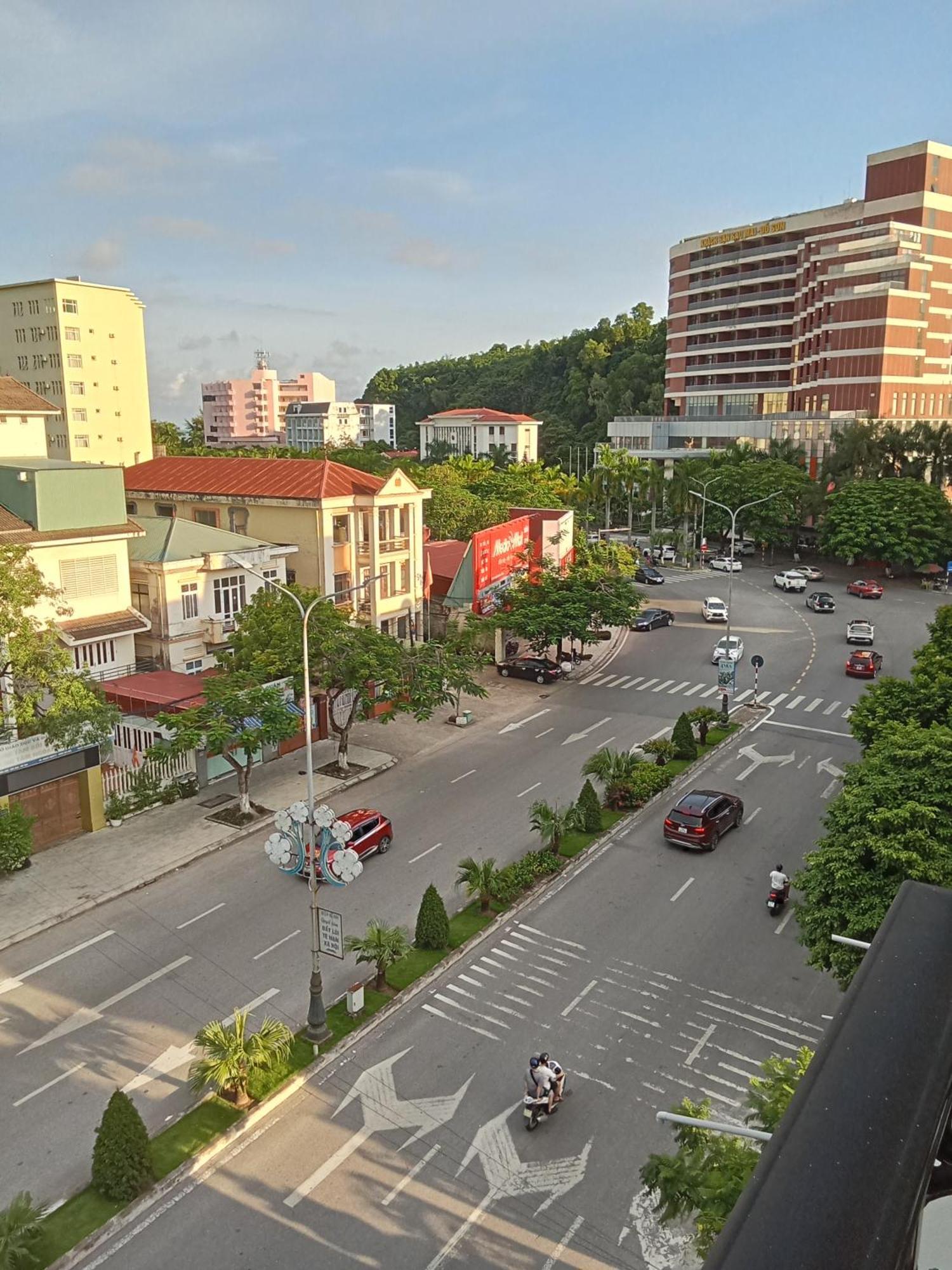 Quang Minh Hotel Tho Son Exterior photo